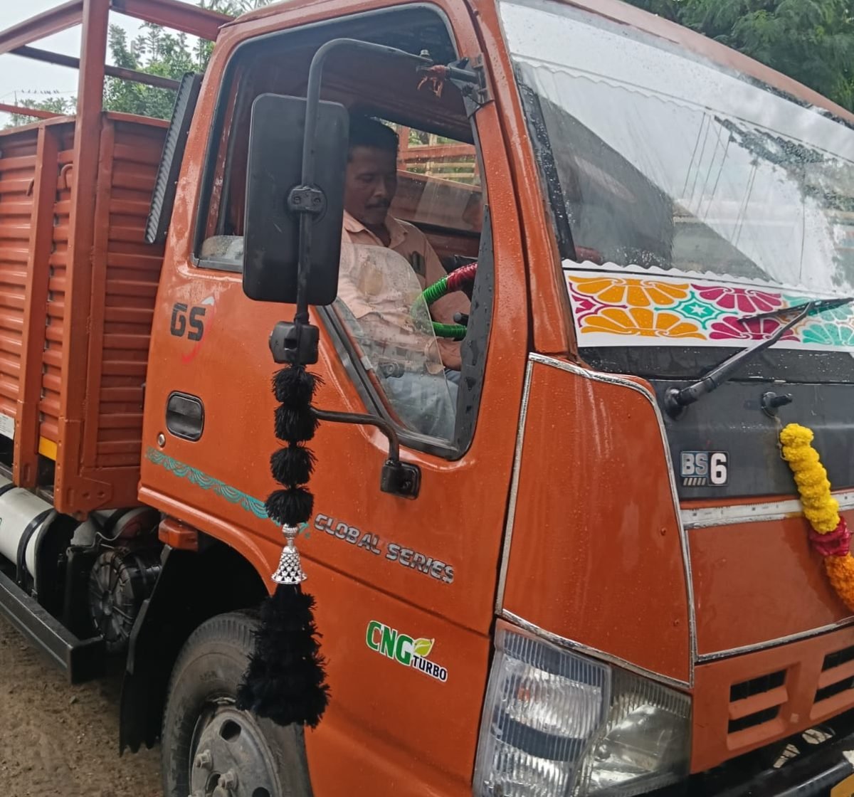 WhatsApp Image 2025-11-08 at 1.58.40 PM (1)